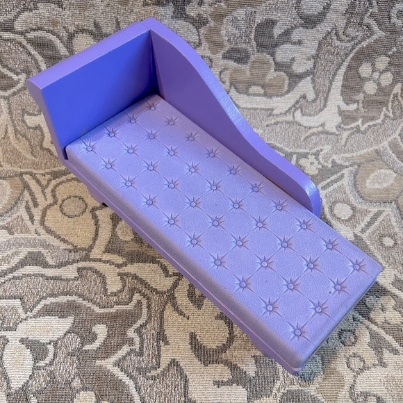 KidKraft Wooden Barbie - Sized* Chaise Lounge and Single Bed Dollhouse Furniture - Picture 4 of 11